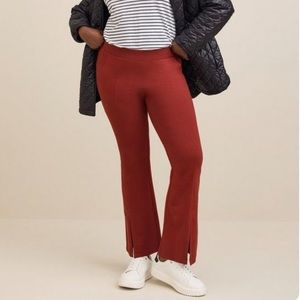 NWT Torrid 30" Signature Waist Front Slit Slim Bootcut Pocket Legging
